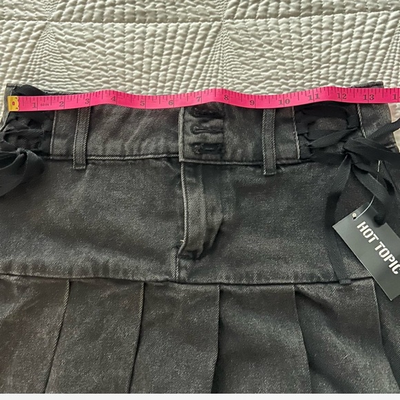 Social Collision Pleated Mini Skirt from Hot Topic - Picture 5 of 6